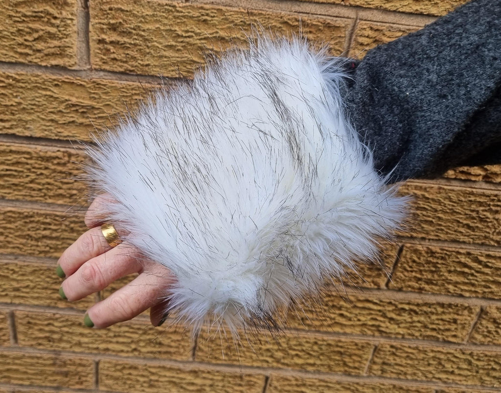 Husky-inspired faux fur cuffs elasticated one end cruelty-free