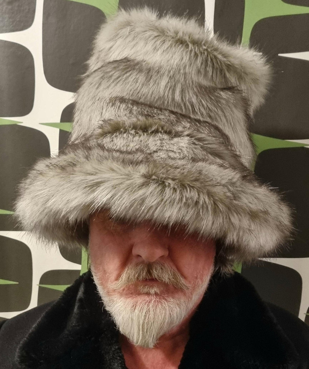 tall fake fur hat with wide brim. Silver grey fabric