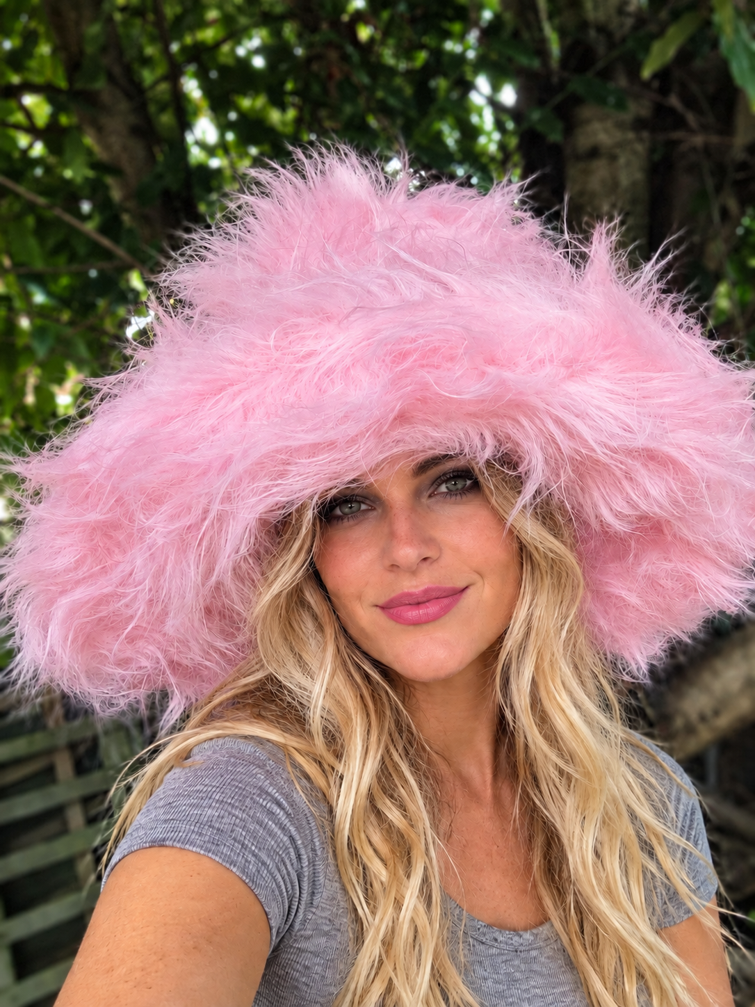 Mega Fluffy-Extra Wide Wire Brim -Fuzzy Bucket Hat-Pink Oversized Bucket Hat -Cruelty Free-Wide Brim-Pamela Anderson-Pink Fur